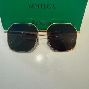 Bottega Veneta Vibrant Green Case